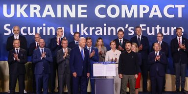 Постоянно на связи с Россией. Почему союзники не пригласили Украину в НАТО