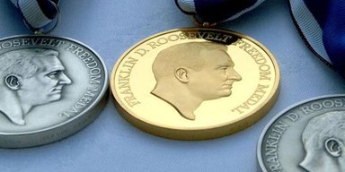 Зеленский в Нидерландах получил премию "Четыре свободы" за борьбу Украины