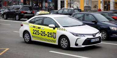 "Цены – космос": таксисты в Киеве требуют от 1000 гривен за проезд во время воздушной тревоги (фото)