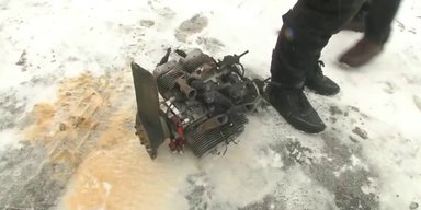 В Киеве двигатель "Шахеда" влетел в окно авто, пробив водительское стекло, — СМИ (видео)