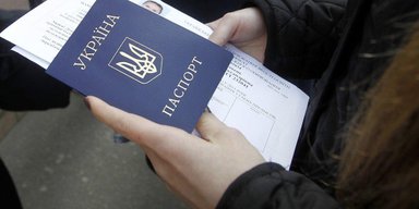 Я достаю из широких штанин. Почему вырос престиж украинского гражданства