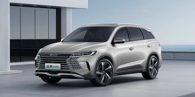 BYD показав електрифікований сімейний кросовер за $14 000 із запасом ходу 2000 км (фото)