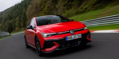 Представлено "ювілейний" заряджений Volkswagen Golf потужністю понад 300 сил (фото)