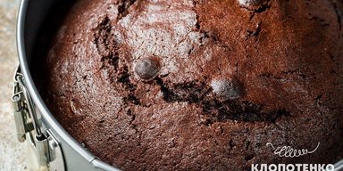 Для торта или как самостоятельный десерт: рецепт шоколадного бисквита