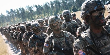США посилять свій військовий контингент у Польщі: скільки бійців пообіцяв Трамп