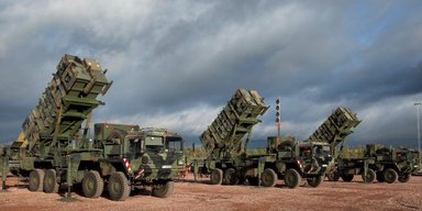 "Слова солідарності не перехоплюють російські ракети": Кулеба просить "патріоти" в союзників