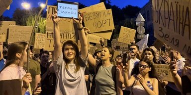"Нельзя игнорировать происходящее": Безуглая ответила на критику и троллинг (видео)