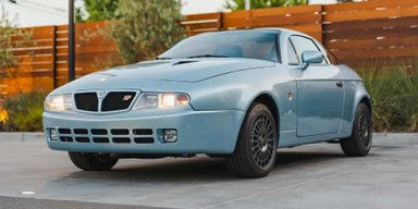 Їх випустили лише 24: на продаж виставили рідкісний спорткар 90-х за $300 000 (фото)