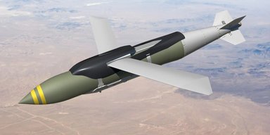 Авиация уничтожила российский штаб управляемыми бомбами JDAM в Запорожской области (видео)