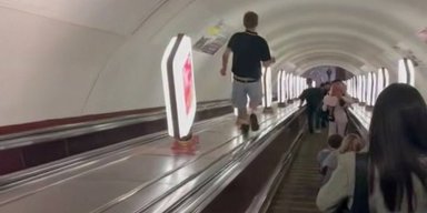 19-летний парень бегал между эскалаторами в метро Киева: ему грозит до 5 лет (фото)