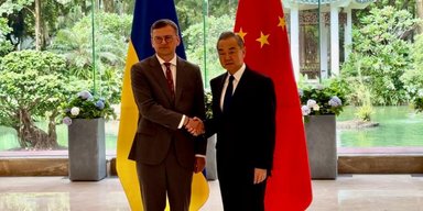 Сигнал для Байдена и Трампа. Что скрывает визит Кулебы в Китай