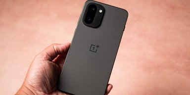 Представлен "убийца флагманов" OnePlus 15R с мощным аккумулятором на 7400 мАч (фото)