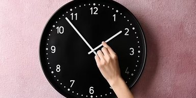 Варто визначитися. Лікарі закликають відмовитися від переходу на літній час