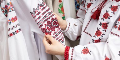 Вышиванка как оберег. Розы – только для невинных девушек, а черные нити – не о трауре