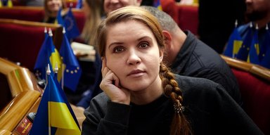 Безугла, яка голосувала "за" законопроєкт про НАБУ і САП, заявила, що депутати "так не мають робити"