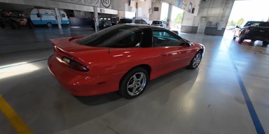 Культова капсула часу: виявлено 23-річний Chevrolet Camaro у новому стані (відео)