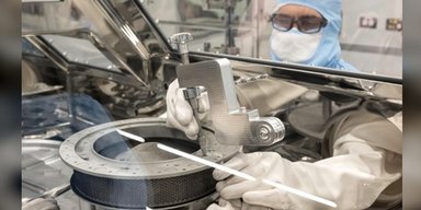 Спроба тривалістю 3,5 місяці. NASA нарешті відкрило контейнер зі зразками астероїда Бенну (фото)