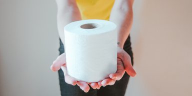 Дивись або плати: у Китаї шоковані несподіваним ноу-хау щодо видачі туалетного паперу (відео)