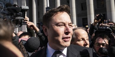 Илон Маск следит за нелояльными к Трампу чиновниками с помощью ИИ, – Reuters