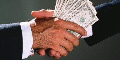Чотири удари по Україні. Чому історія з хабарем у Верховному суді шкодить усім нашим реформам