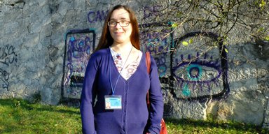 "Мы им всем покажем!" - била кулаком по столу хрупкая русская туристка, - Марина Сорина