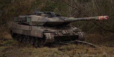 Український танк Leopard 2A6 витримав ураження протитанкової зброї (фото)