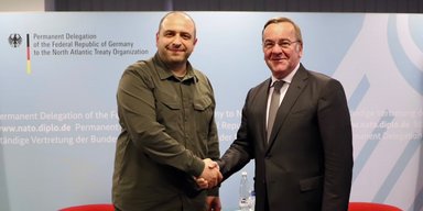 Неанонсований візит: міністр оборони Німеччини прибув до Одеси й оголосив пакет допомоги