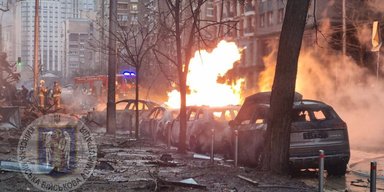 Удар баллистикой по Киеву: есть погибший, пострадал костел Святого Николая (фото, видео)