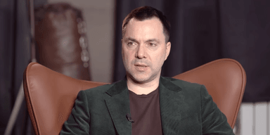 Олексій Арестович показав, який вигляд він мав у 1 класі