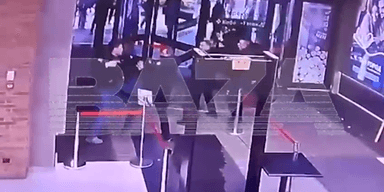Під Москвою чоловік влаштував стрілянину в ТЦ: є постраждалі (відео)
