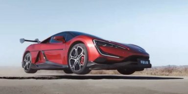 Стрибає та їздить на автопілоті: BYD показав можливості свого першого суперкара (відео)