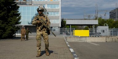 ЗАЕС як валіза без ручки: у чому суть плану РФ щодо захопленої станції і що робити Україні