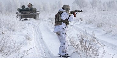 Авдіївка під "м'ясними штурмами", а на Херсонщині є успіхи ЗСУ: Дикий про ситуацію на фронті (відео)