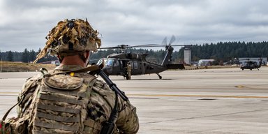 Почти половина американцев выступили за увеличение помощи Украине, — опрос CNN (инфографика)