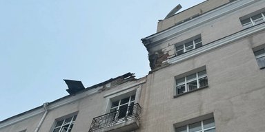 В Сумах ВС РФ попали по гостинице, начался пожар: произошел двойной удар, — ОВА (фото)