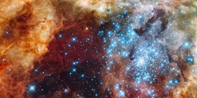 Як хімічні елементи заповнюють космос: Габбл виявив 500 блакитних і червоних зірок (фото)