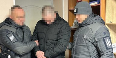 Брал "дань" бытовой техникой и одеждой для детей: задержан чиновник воинской части