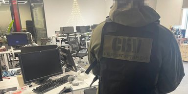 За добу в Україні викрили понад 100 шахрайських call-центрів, — СБУ (фото)