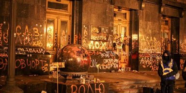 Пали ще! Хто виграв і хто програв від погромів на Банковій