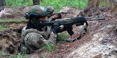 "Росіяни в замішанні": Україна пройшла маршем на 10 км, але при цьому сильно ризикує, — аналітики