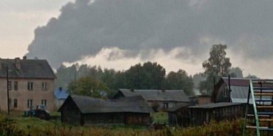 Сгорели минимум два Ту-22М3: БПЛА атаковал аэродром в Новгородской области, — соцсети (фото)