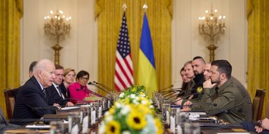 Байден пообещал Зеленскому отправить несколько ракет ATACMS для ВСУ, — NBC News