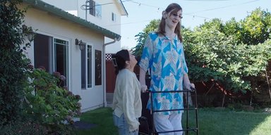Самая высокая женщина на планете благодаря длинным ушам побила еще один мировой рекорд