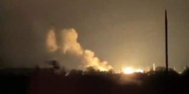 Російське місто Міллерово, де діє військовий аеродром, під масованою атакою БпЛА (відео)