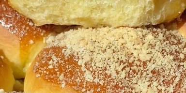 Смачно, як у бабусі: рецепт пирогів зі штрейзелем (відео)
