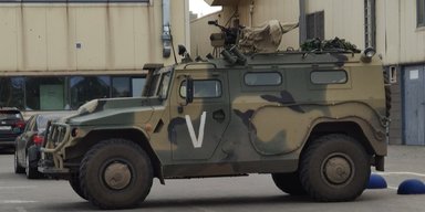 Нічна пожежа в Маріуполі: ЗМІ геолоціювали відео і підтвердили, що горіла база РФ (фото)