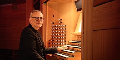 Костянтин Меладзе втратив український паспорт: де зараз живе продюсер і що каже про війну