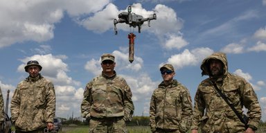 Ударные дроны или производство боеприпасов? Как ВСУ преодолеть "снарядный голод"