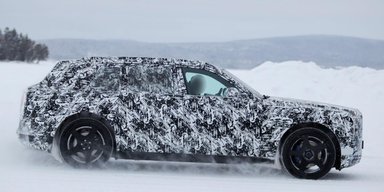 Альтернатива Cullinan: новейший электрокроссовер Rolls-Royce впервые попал на фото