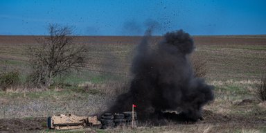 Сапери отримали першу машину для розмінування MV-10, виготовлену в Україні, — Мінекономіки